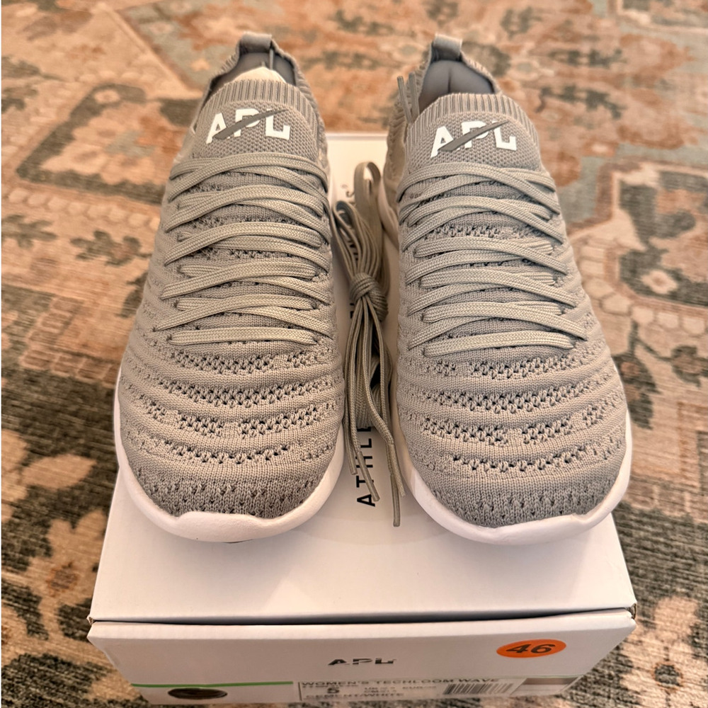 APL TechLoom Wave Sneakers Youth 3.5 Women 5 Cement White Running Shoe Gray NIB